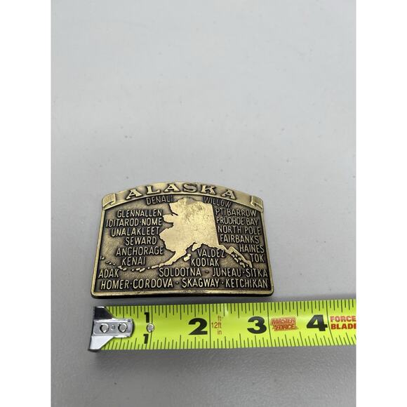 Vintage Godfred Commemorative Alaska Map With Cities Brass Tone Belt Buckle - Picture 6 of 8